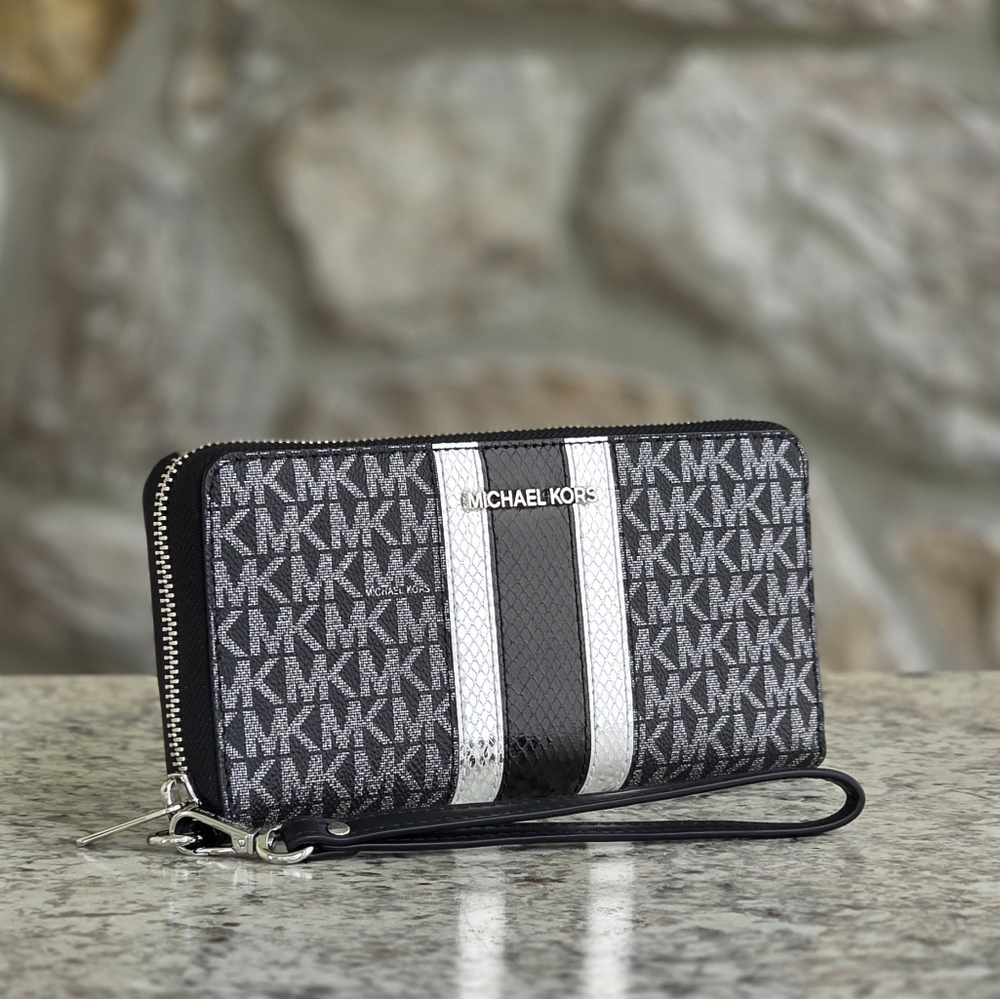 Michael Kors Jet Set Center Stripe Continental Black Wristlet